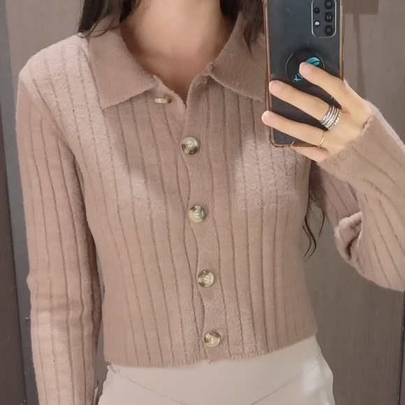 🌱Host Pick🌱🆕NWT London Kaye Taupe Collared Ribbed Button Up Cardigan Sweater - Picture 2 of 3